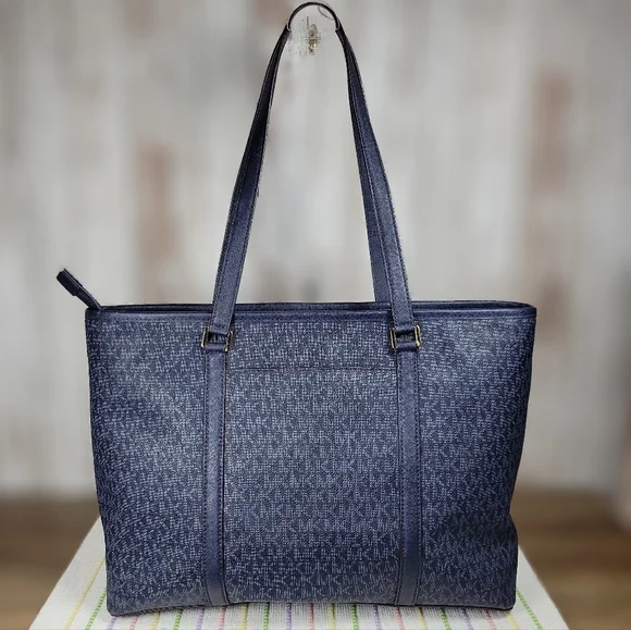 Michael Kors Large Tote - Picture 3 of 6